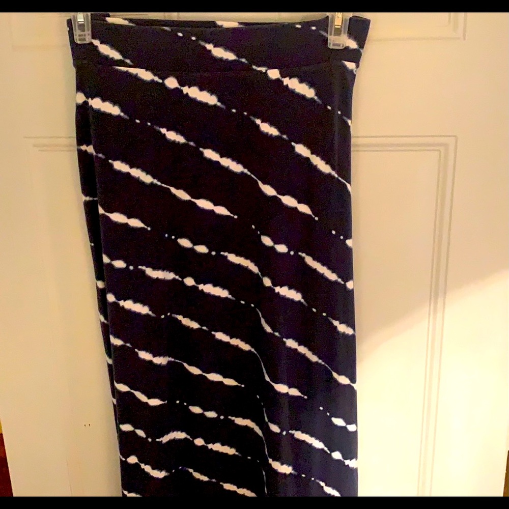 Navy/White tie dye maxi skirt, size xl.